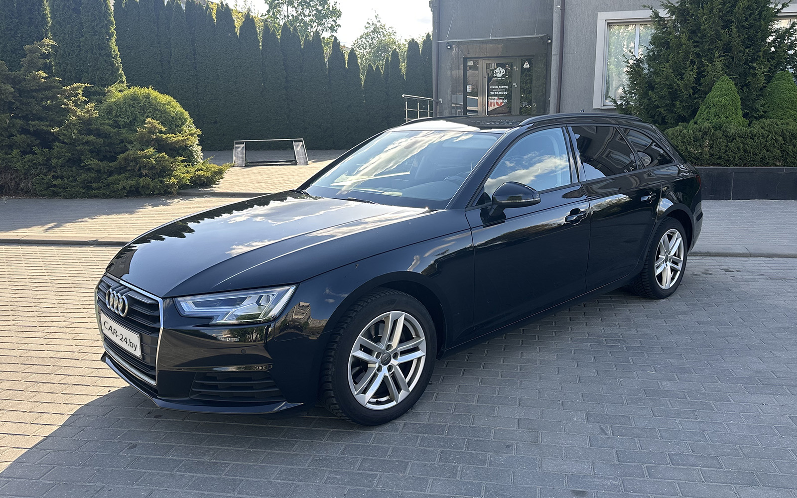 AUDI A4 AVANT (2018)