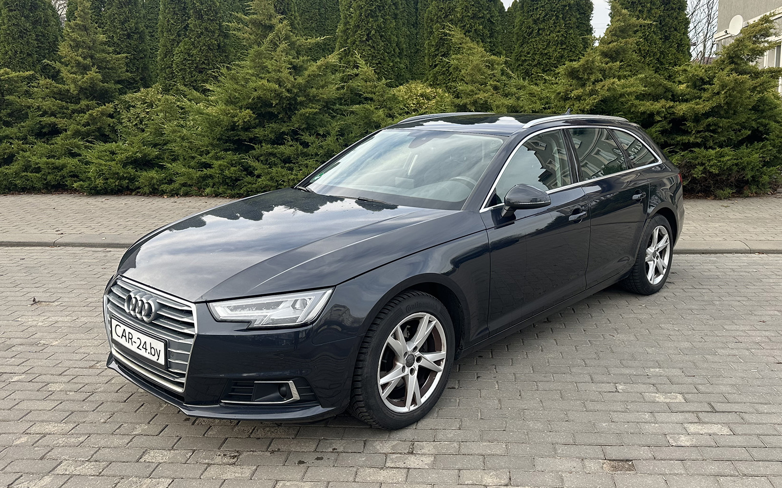 AUDI A4 AVANT (2017)