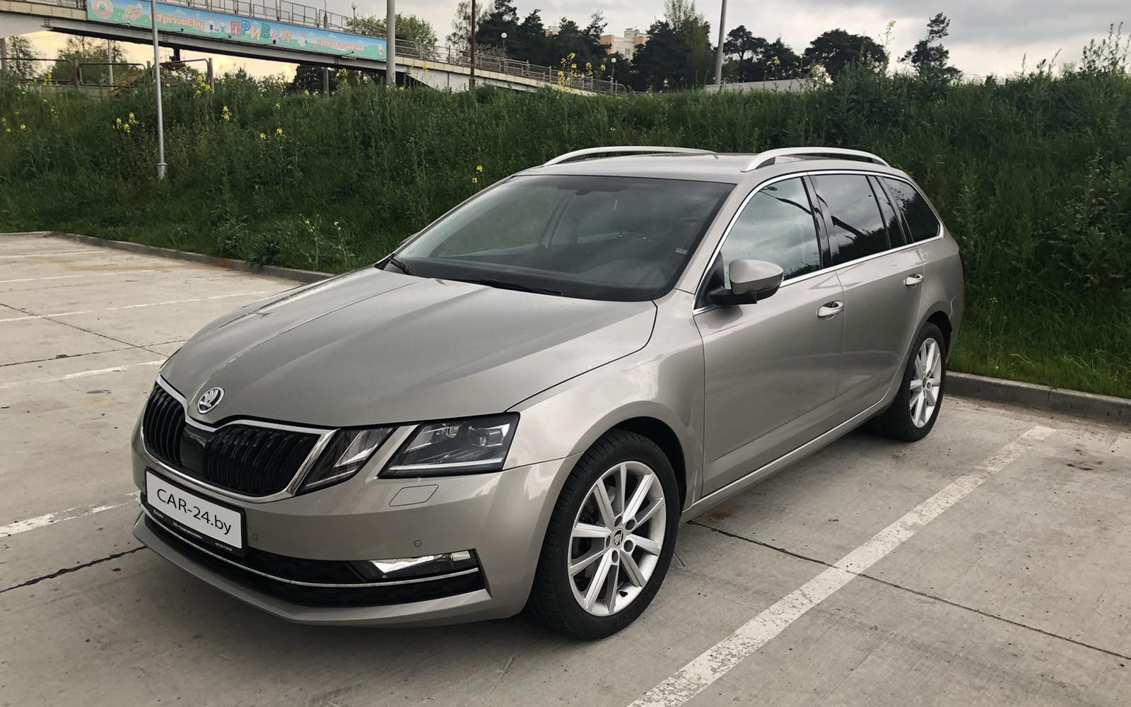 SKODA OCTAVIA COMBI (2017)