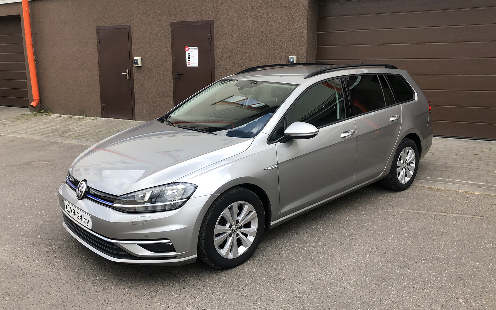 VOLKSWAGEN GOLF VARIANT (2017)