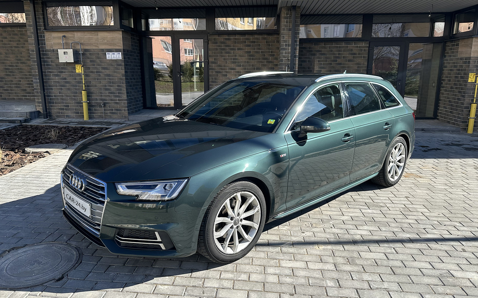 AUDI A4 AVANT (2018)