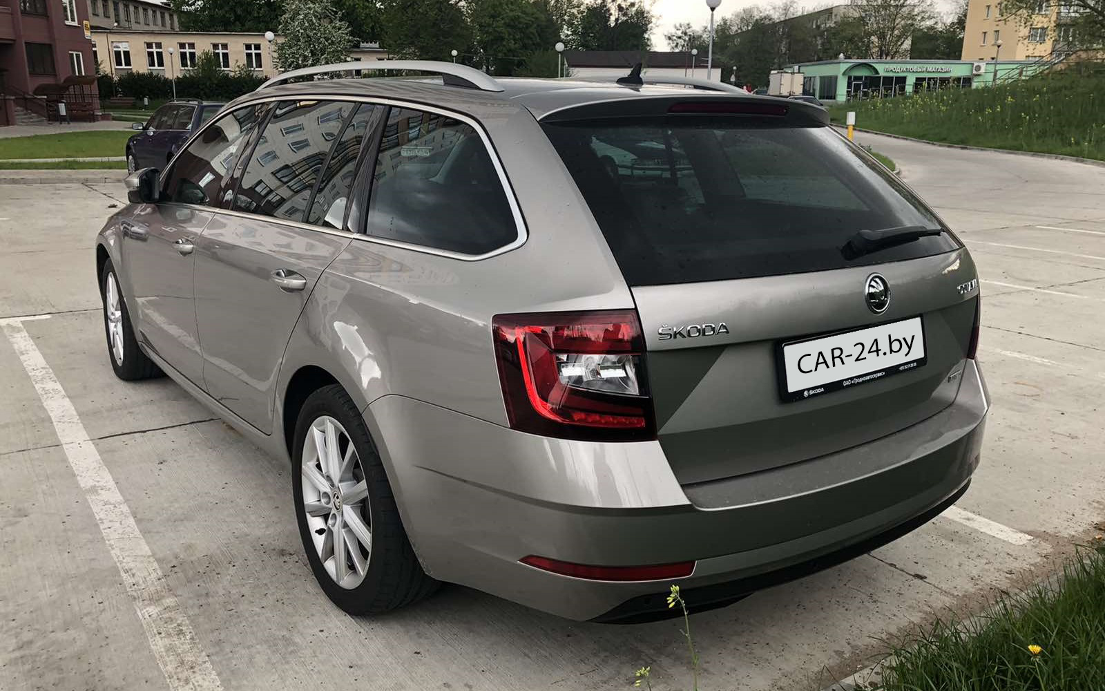 SKODA OCTAVIA COMBI (2017)
