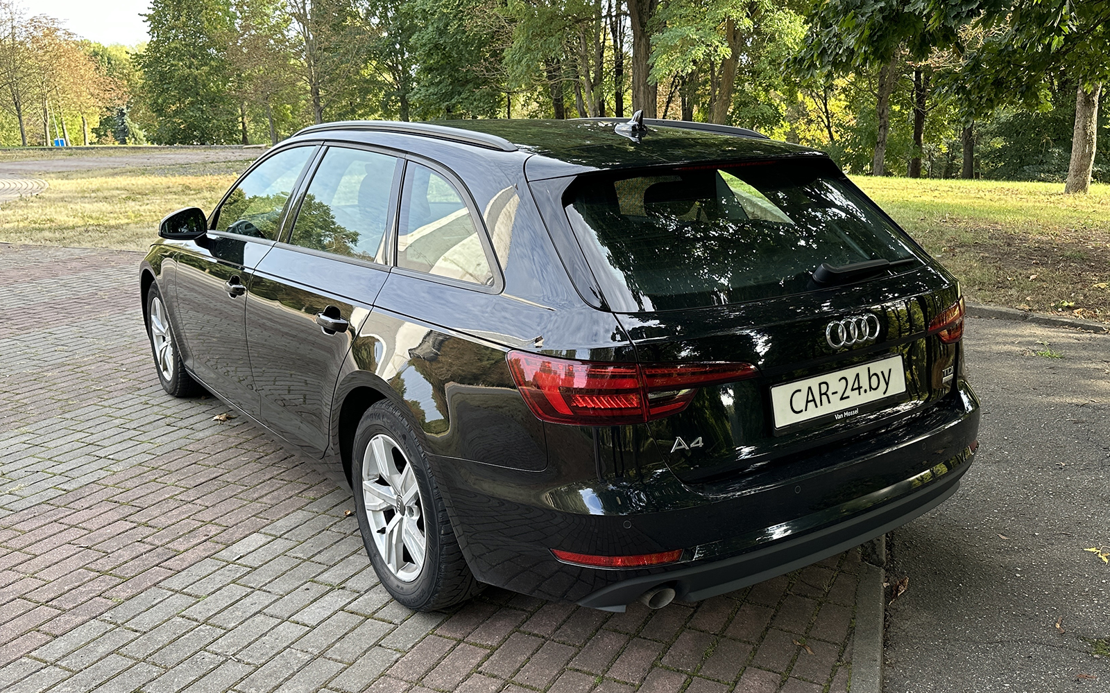 AUDI A4 AVANT (2018)