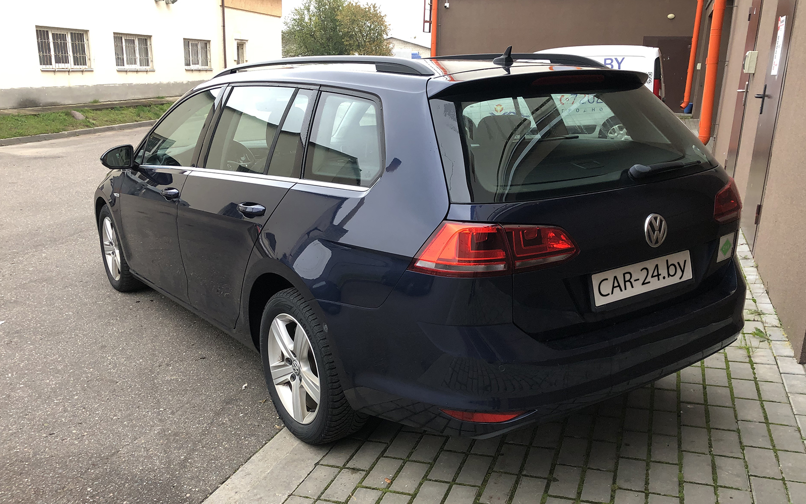 VOLKSWAGEN GOLF VARIANT (2016)