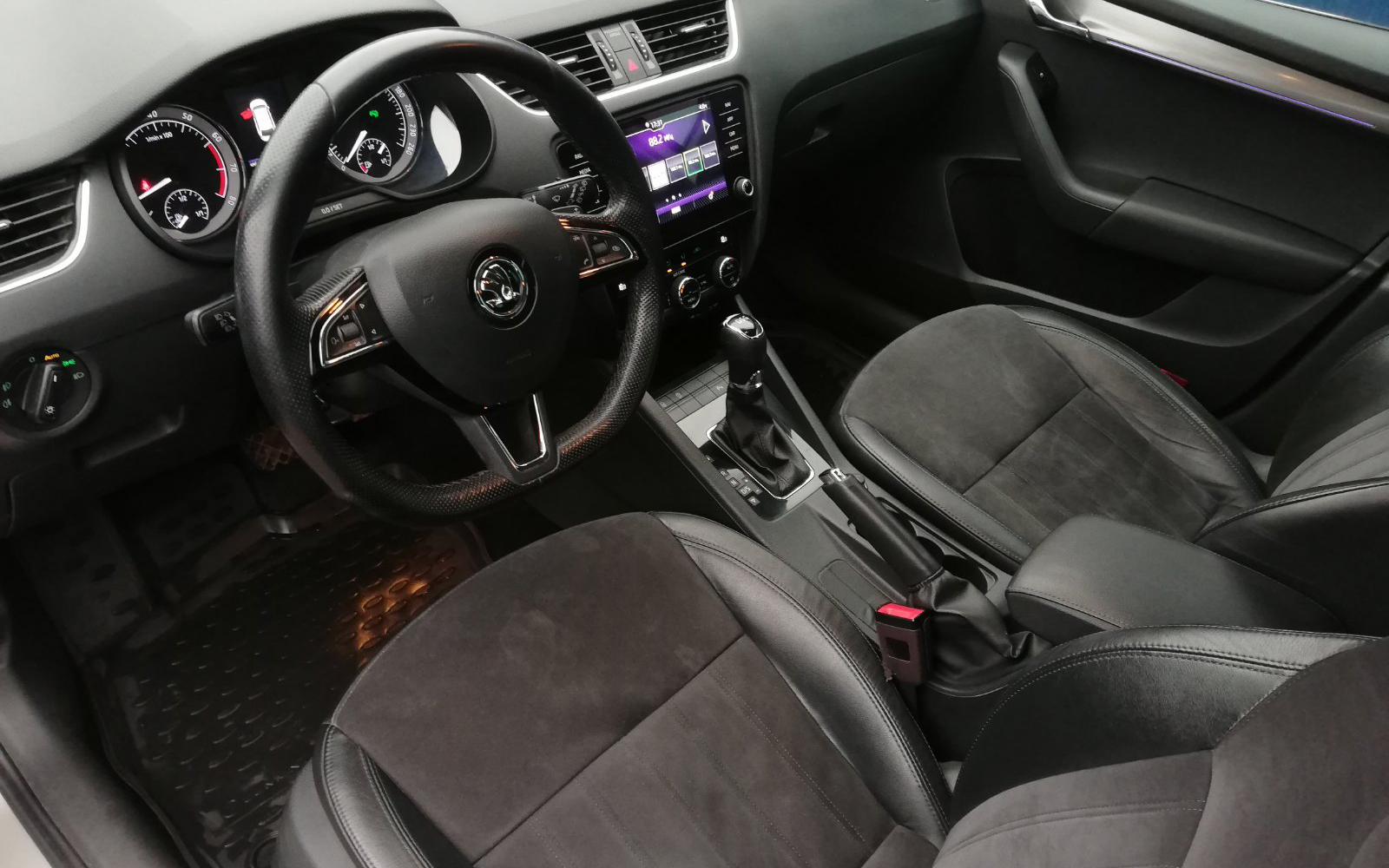 SKODA OCTAVIA COMBI (2017)