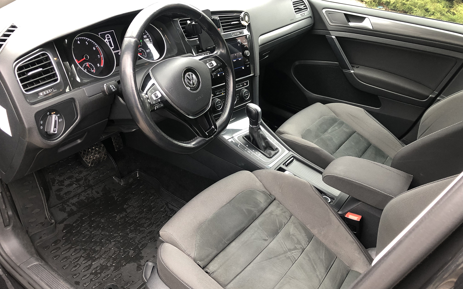 VOLKSWAGEN GOLF VARIANT (2019)