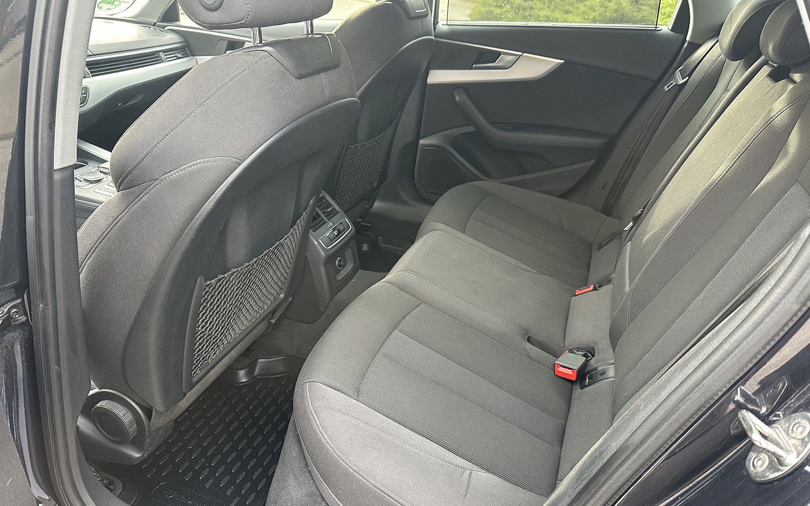 AUDI A4 AVANT (2017)