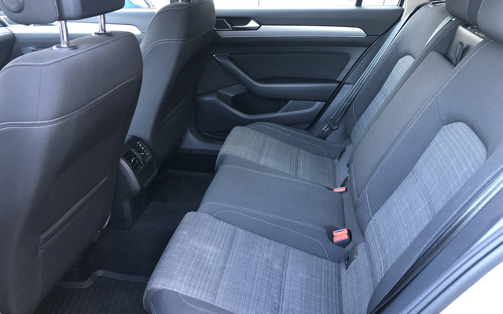 VOLKSWAGEN PASSAT (2019)