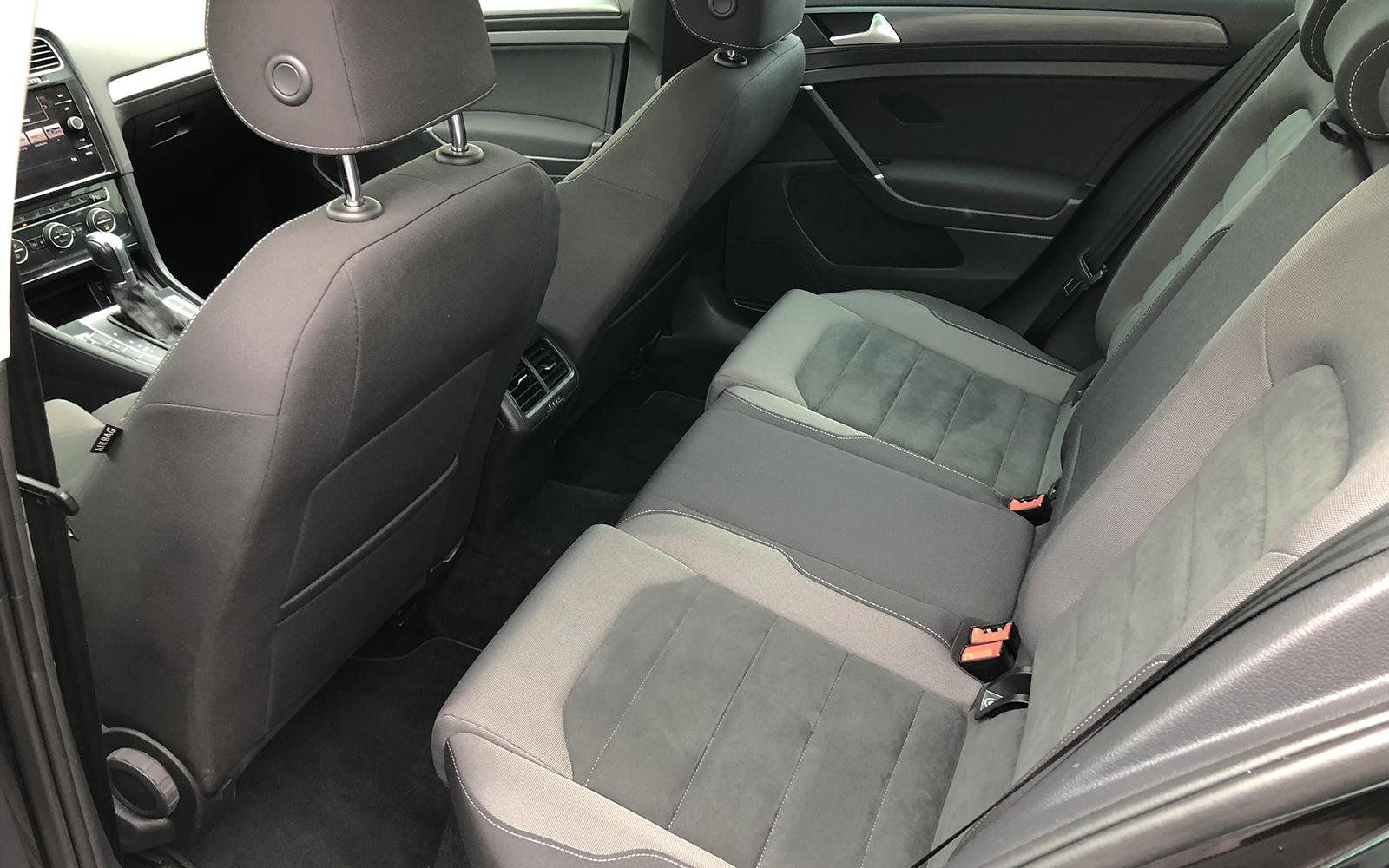 VOLKSWAGEN GOLF VARIANT (2018)