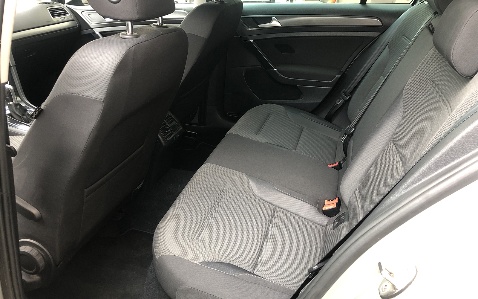 VOLKSWAGEN GOLF VARIANT (2017)