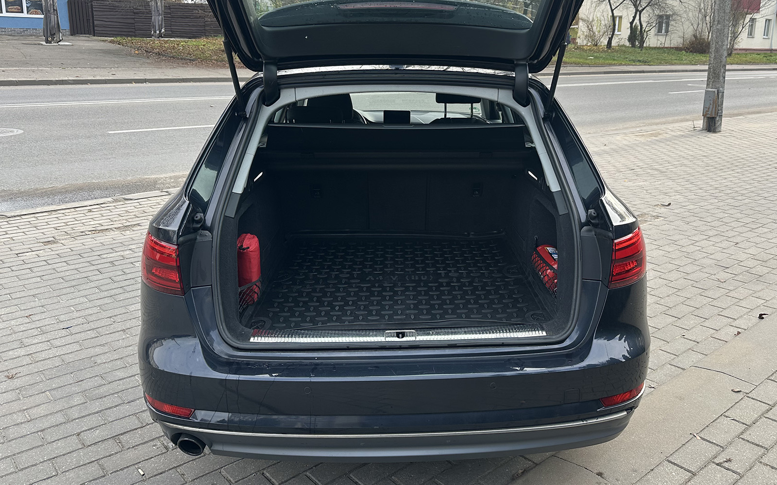 AUDI A4 AVANT (2017)